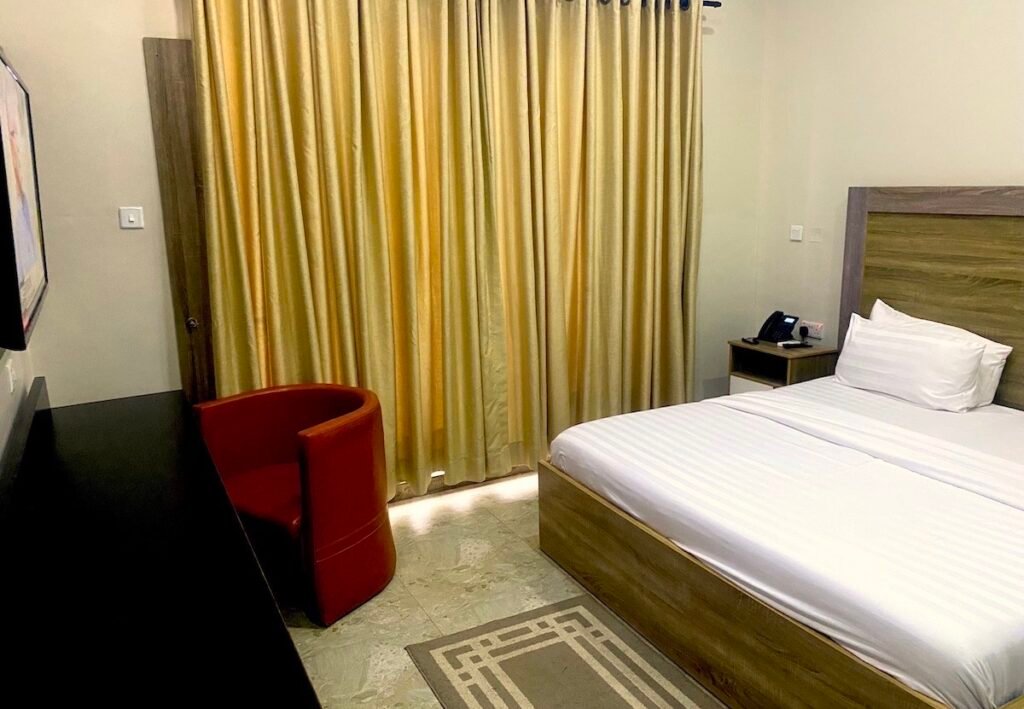 hotel-capitol-ikeja-super-executive
