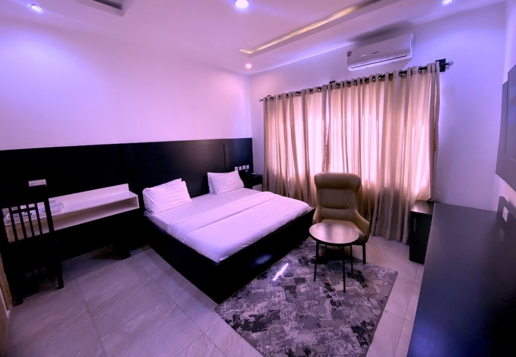 hotel-capitol-ikeja-superior-1