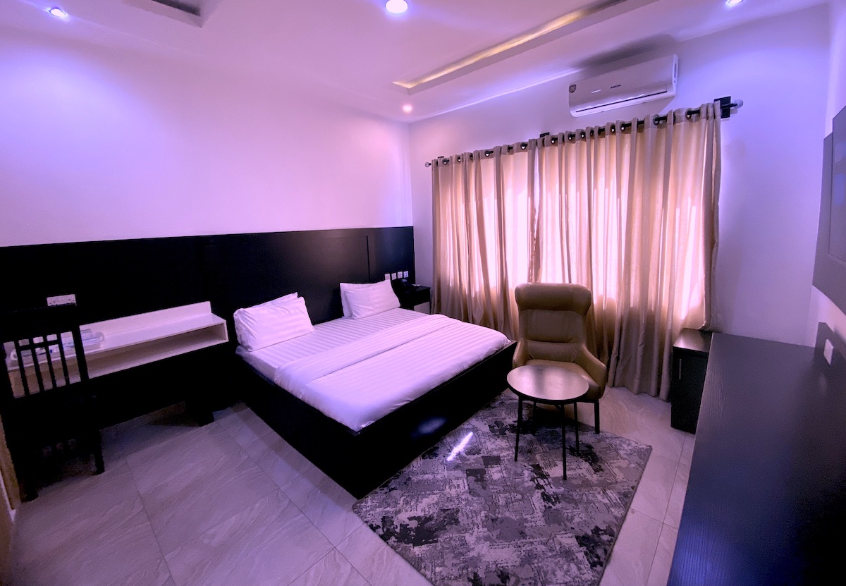 hotel-capitol-ikeja-superior-1